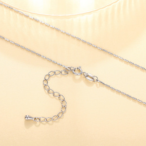 Collana a Catena Serpente in Argento 925, Gioiello Minimalista Unisex per Uso Quotidiano - Product Image 1