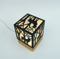 Lampe de table carrée moderne en fer à bas prix avec lumière LED et logo personnalisé pour la décoration de chambre et de maison