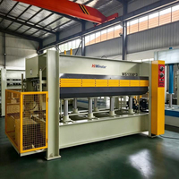 Presse hydraulique automatique à 6 cylindres haute efficacité 2500*1300mm pour panneaux muraux en bois, panneaux de sol et panneaux MDF