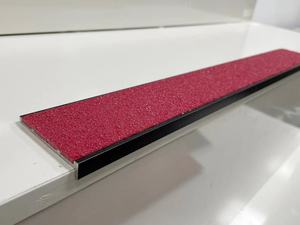 2 pollici esterno esterno antiscivolo nero per il naso delle scale Wooster in alluminio - Product Image 4