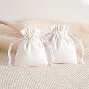 ถุงกำมะหยี่ใส่เครื่องประดับแบบมีเชือกผูก ขนาด 7*9 ซม. 8*10 ซม. จัดส่งเร็ว 3-5 วัน สำหรับใส่ของขวัญ โปรโมชั่นพิเศษ - Product Image 3