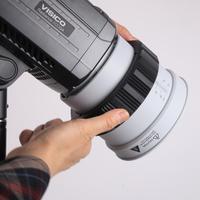 Éclairage de studio LED 200W portable avec amplification de luminosité 5-10X, boîtier en nylon résistant à la chaleur, lentille Fresnel en verre et volets en aluminium
