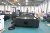 Machine de découpe laser CNC pour métaux avec autofocus, système de contrôle Cypcut, rail de guidage Hiwin, prise en charge PLT/AI, haute efficacité