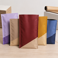 Sachets opaques imprimés sur mesure à trois soudures latérales pour collections d'épingles en émail, impression de logo à motif géométrique