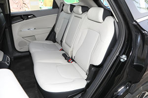 Nuova Kia Sportage 2025: SUV di Lusso con Guida a Sinistra, <span class=keywords><strong>Auto</strong></span> Nuova da Grossista Cinese - Product Image 3