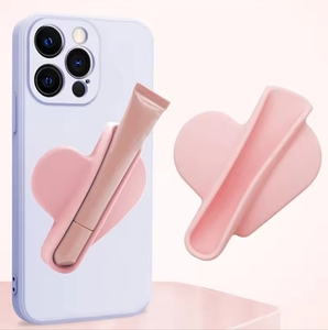 Porte-cartes de crédit innovant en silicone adhésif pour étui de téléphone Apple ou Android - Product Image 1