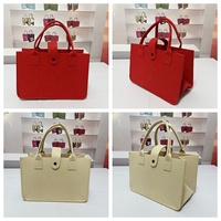 Sac à main en feutre rouge personnalisé avec petit sac fourre-tout rouge à motif lettres, pour usage quotidien, avec bandoulière, directement du fabricant, vente en gros