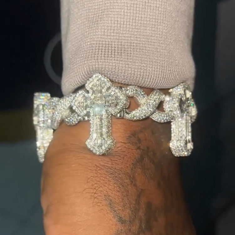 อินฟินิตี้ครอส