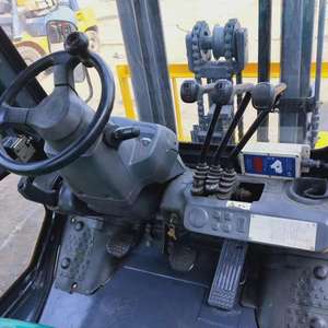 Spot Factory Komatsu FD30-16 Used Diesel Forklift 3 Ton Load Capacity Cabin 4x4 Drive Two Stage Mast Mini Forklift Attachments - Product Image 6