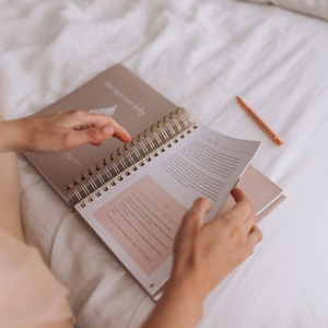 Agenda de <span class=keywords><strong>grossesse</strong></span> personnalisé en lin, <span class=keywords><strong>journal</strong></span> de <span class=keywords><strong>naissance</strong></span>, spirale, couverture rigide, organiseur de maternité avec autocollants pour futures mamans - Product Image 6