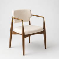 Fauteuil de salle à manger moderne pour hôtel, structure en bois massif, accoudoirs en laiton, chaise rembourrée crème pour restaurant, villa, projet hôtelier