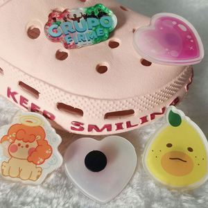 Breloque de chaussure personnalisée en acrylique transparent avec motif de dessin animé mignon pour la décoration, impression numérique - Product Image 1