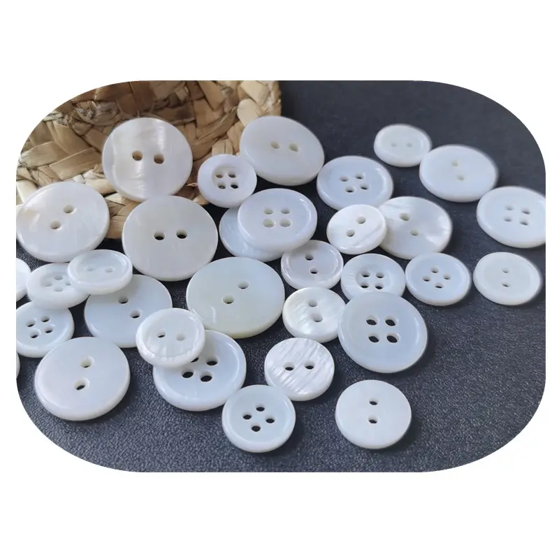 Wholesale High Quality 2 Holes 4 Holes Natural Double Sided White river shell Button For Shirt