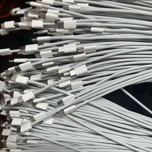 1M Type-C 转 Type-C 快速充电线，尼龙和纯铜导体，适用于电脑、智能手表、耳机和平板电脑 - Product Image 2