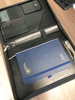 Porte-documents professionnel en cuir PU A4 avec fermeture éclair translucide et organiseur de classement