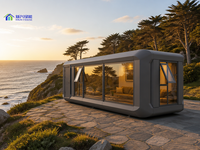 Maison en aluminium durable de type capsule spatiale avec verre isolant et grande fenêtre d'observation pour maison de vacances