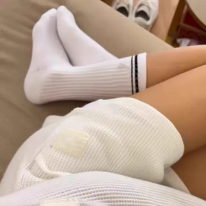 ถุงเท้าโยคะฟิตเนสสำหรับผู้หญิง ถุงเท้ากีฬาแบบถักเนื้อนุ่ม ระบายอากาศได้ดี สวมใส่สบาย หลายสี แฟชั่น พร้อมโลโก้ด้านล่าง เหมาะสำหรับทุกฤดู - Product Image 6