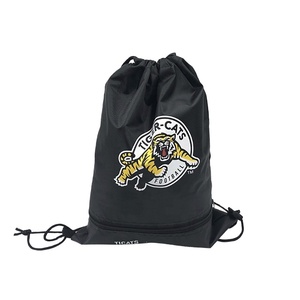 Sacs à cordon en polyester noir avec logo imprimé personnalisé - Product Image 4