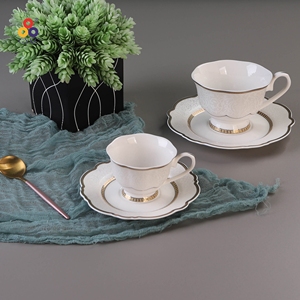 GXKC Service de table de luxe en porcelaine fine de Chine haute qualité Nouvelles assiettes en or gaufrées Tasses à thé et sauce pour la maison ou le mariage - Product Image 4