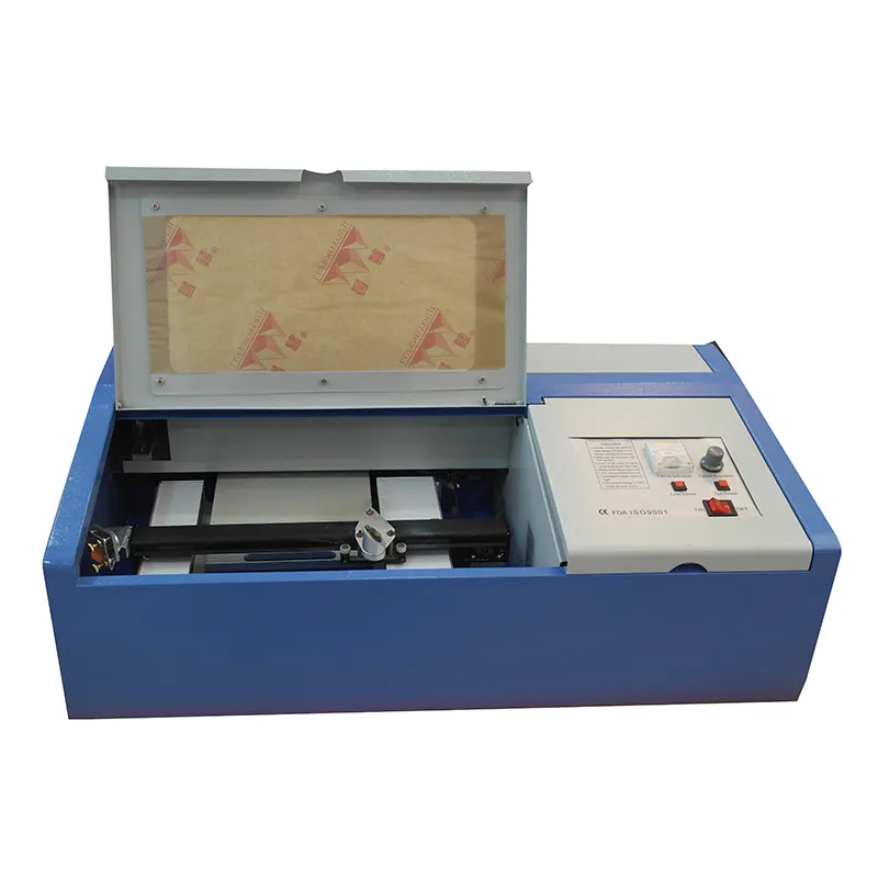 3020 40W pequeña máquina de grabado láser de cristal de foto 3D/máquina de corte láser CO2 multifunción