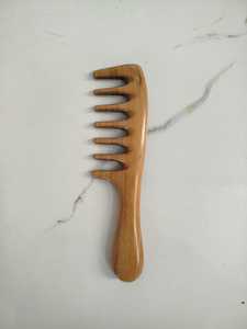 Peine de cuerno natural hecho a mano para el crecimiento del cabello, peinado suave y uso diario para hombres, mujeres y aseo de barba - Product Image 3