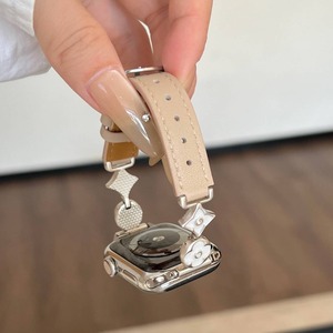 Bracelet en cuir de luxe avec connecteur métallique à quatre feuilles 38/42/46/49 mm pour Apple Watch Band Luxury Ultra 3 2 Series 11 Bracelet de montre en cuir - Product Image 6