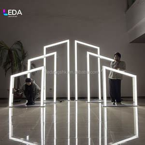 Arche Lumineuse LEDA pour Scène de Mariage, Tunnel de Mariage, Écran LED Élégant en Alliage d'Aluminium pour Décoration de Mariage - Product Image 2