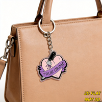 Porte-clés en acrylique Cœur Mystère, pendentif style tatouage avec couteau et bannière violette, anneau métallique + chaîne pour clés, sacs, sacs à dos