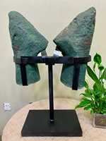 Groupe de géodes en améthyste naturelle avec support métallique en forme d'ailes de papillon, artisanat naturel, thème amour, décoration d'intérieur