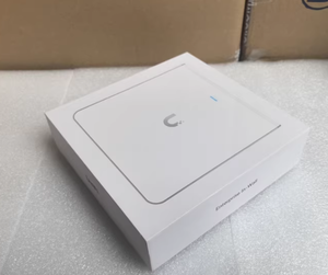 Point d'accès Wi-Fi 6E tri-bande Ubiquiti UniFi U6-Enterprise-IW avec commutateur 4 ports, liaison montante 2,5 GbE, alimentation PoE+, plus de 600 utilisateurs - Product Image 4