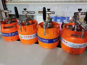 Mini fût de bière de <span class=keywords><strong>5l</strong></span>, <span class=keywords><strong>kit</strong></span> de <span class=keywords><strong>brassage</strong></span> à domicile, espadrilles avec robinet et distributeur de closure - Product Image 2