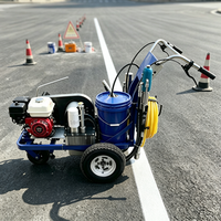 Machine de marquage de lignes de terrain à poussée manuelle avec réservoir de 6 L pour l'utilisation sur les projets de marquage de moyenne taille
