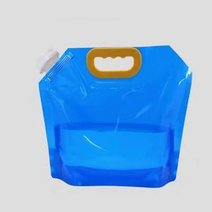 Sac souple transparent bleu de 5L et 10L en stock avec poignée pour emballage de mayonnaise, ketchup, lait, eau, bière, vin et autres liquides - Product Image 1