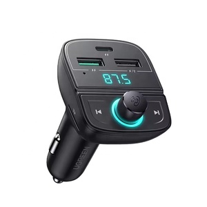 شاحن سيارة <span class=keywords><strong>UGREEN</strong></span> مع جهاز إرسال FM ومحول راديو، 3 منافذ USB مع تقنية QC/PD 3.0، يدعم المكالمات بدون استخدام اليدين لأجهزة آيفون - Product Image 1