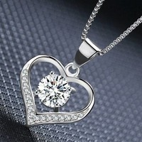 Collier Femme Coeur Creux Mignon CAOSHI, Cadeau Filles Douces, Pierre de Zircon Bling, Chaîne Boîte Plaqué Argent