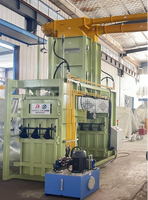 Presse à balles hydraulique à double boîte, connectée à un équipement de recyclage textile, entièrement automatique.