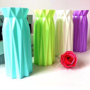 Vase en plastique de style origami Qi Xing, 7x17 cm, en forme de cloche, pour fleurs artificielles et plantes décoratives - Product Image 1