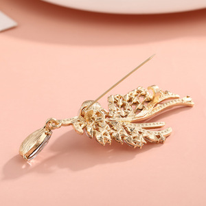 Broche de Alas de Ángel con Pedrería, Perla Dorada, Corsage de Boda, Pin de Moda para Mujer, 7.5x3cm - Product Image 4