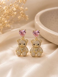 Orecchini a Perno Trendy a Forma di Orso, Placcati in Oro con Cristalli, Gioielli da Festa per Donne - Product Image 3