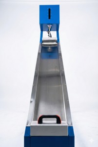 Compacte handmatige droogmiddelvulmachine voor gebruik in werkplaatsen met beperkte ruimte - Product Image 3
