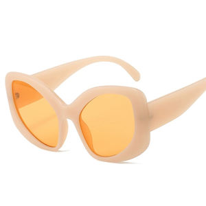 <span class=keywords><strong>Occhiali</strong></span> <span class=keywords><strong>da</strong></span> <span class=keywords><strong>sole</strong></span> Vintage Cat Eye donna 2025 retrò maschera irregolare <span class=keywords><strong>occhiali</strong></span> <span class=keywords><strong>da</strong></span> <span class=keywords><strong>sole</strong></span> oversize UV400 <span class=keywords><strong>occhiali</strong></span> <span class=keywords><strong>da</strong></span> <span class=keywords><strong>sole</strong></span> marca Designer Y2K - Product Image 3