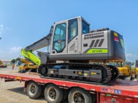 Excavatrice sur chenilles hydraulique ZE135GA de 13,5 tonnes, 0,6 m³, pour travaux de construction moyens, avec attache rapide, brise-roche hydraulique et grappin à bois.