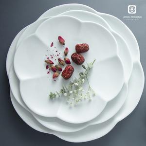 Assiette en céramique personnalisée en forme de fleur de pêcher Nouveau plat en plastique au design classique pour servir la salade/la nourriture dans la cuisine/le restaurant - Product Image 2