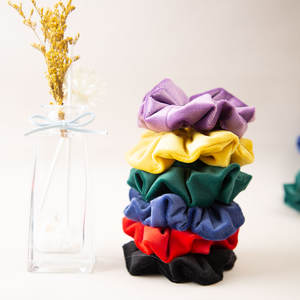 Nieuw Type Top Verkoop Reproduceerbare Haarbanden Oversized <span class=keywords><strong>Scrunchies</strong></span> Grote Zijde Satijn Haar <span class=keywords><strong>Scrunchies</strong></span> Voor Vrouwen Accessoires - Product Image 3