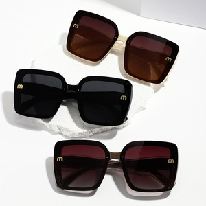 Gafas de Sol Polarizadas para Mujer, Protección UV400, Montura de PC Tipo 3, para Conducir y Viajar, Diseño Moderno - Product Image 4