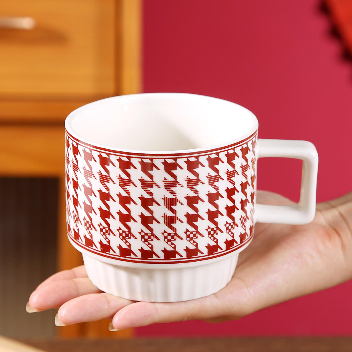 Houndstooth สีแดงซ้อนถ้วยเดียว
