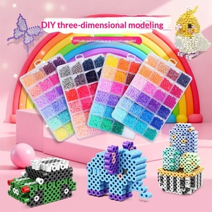 Perles thermocollantes Perler 2,6 mm, 120 couleurs, écologiques, pour jouets de puzzle DIY pour enfants, motifs de dessins animés faits à la main, boîte avec guide, directement de l'usine - Product Image 1