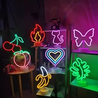Lampe néon 3D LED personnalisée en gros, alimentée par piles 3AA ou USB, pour la décoration d'Halloween et de la Saint-Valentin