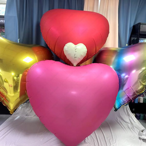 Globo Gigante de Corazón de 68 Pulgadas, Globo de Helio de Aluminio al por Mayor - Product Image 1