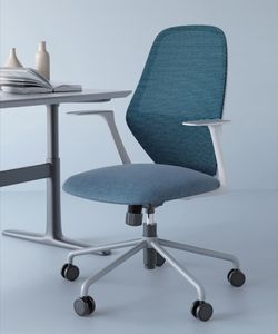 Silla de oficina <span class=keywords><strong>VIP</strong></span> de lujo nórdica, cómoda silla de ordenador de malla moderna con ruedas de nailon negro 60R - Product Image 1